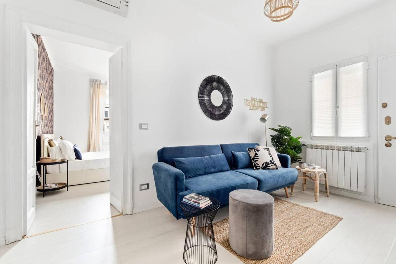 Golden Navy Design In Porta Venezia Appartement *