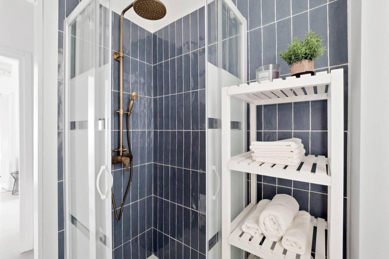 Golden Navy Design In Porta Venezia * Milaan